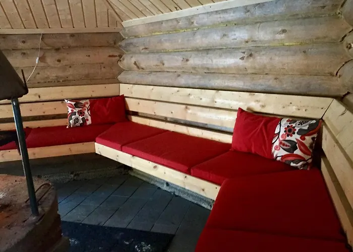 Luppopirtti לוסטו